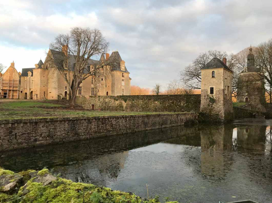 Restructuration du ch&acirc;teau de Moulines avec notamment l&rsquo;am&eacute;nagement d&rsquo;une chaufferie bois granul&eacute; dans une Tour.

Ma&icirc;tre [......]